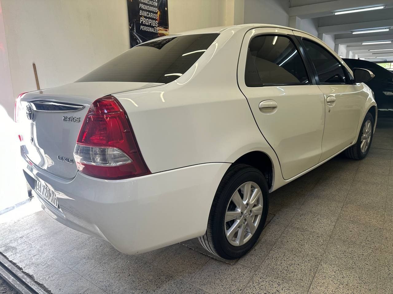 Toyota Etios Usado Financiado en Mendoza, deRuedas