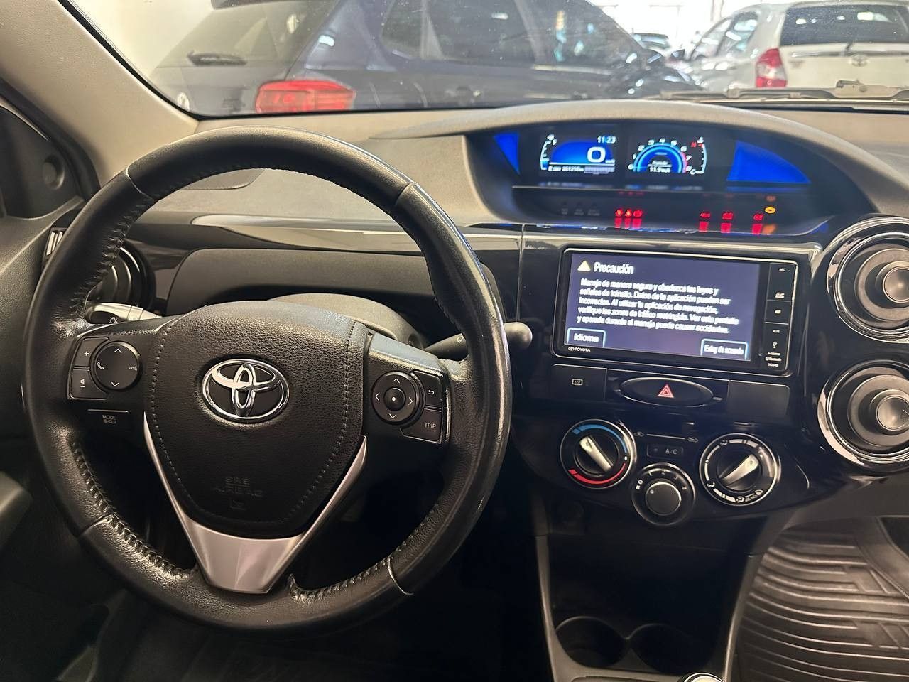 Toyota Etios Usado Financiado en Mendoza, deRuedas