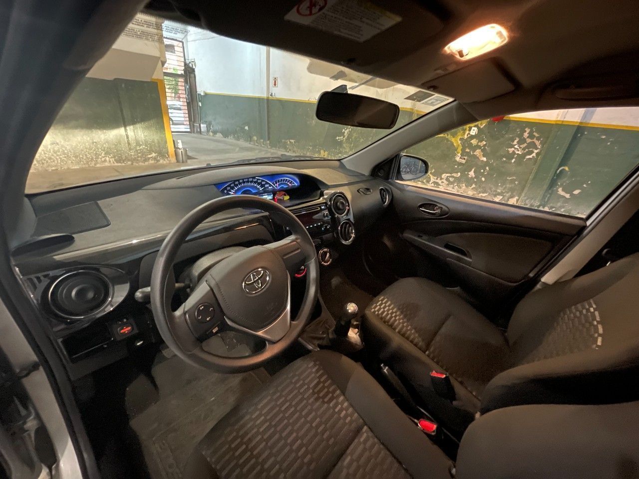 Toyota Etios Usado en Buenos Aires, deRuedas