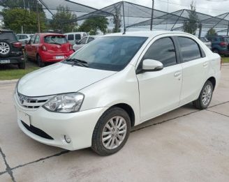 Toyota Etios Usado en Córdoba Financiado