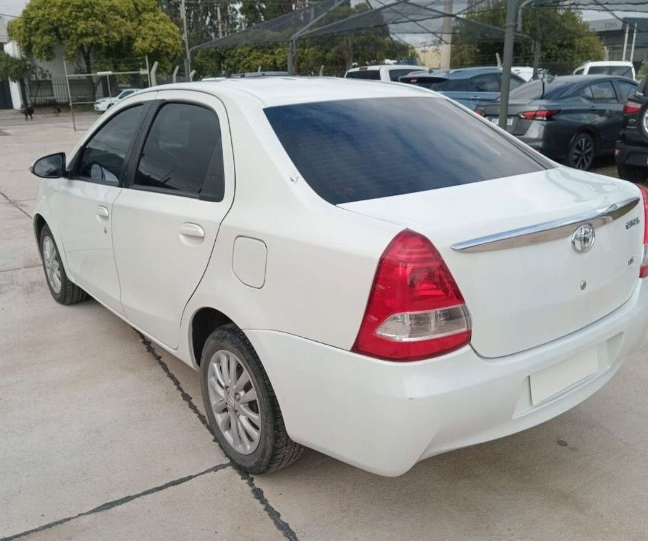 Toyota Etios Usado en Córdoba, deRuedas