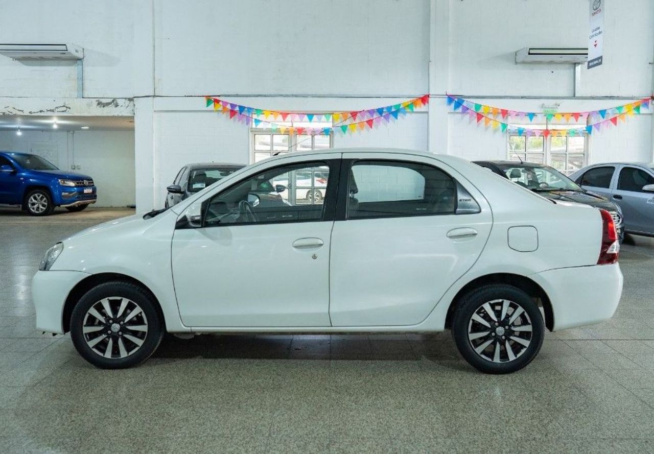 Toyota Etios Usado en San Luis, deRuedas
