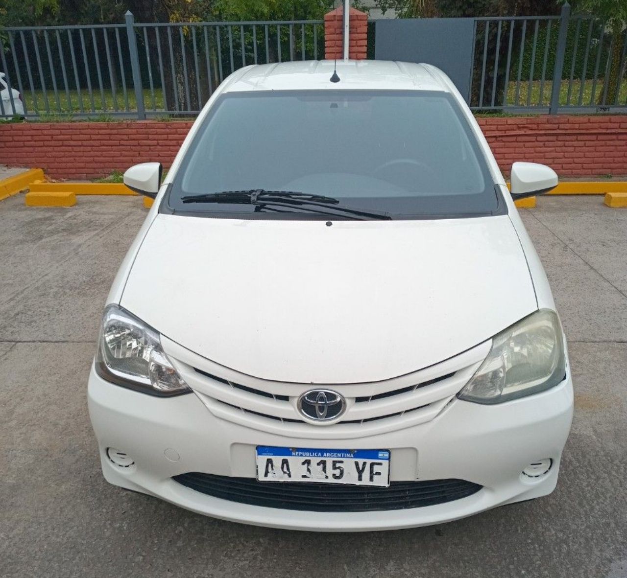 Toyota Etios Usado en Buenos Aires, deRuedas