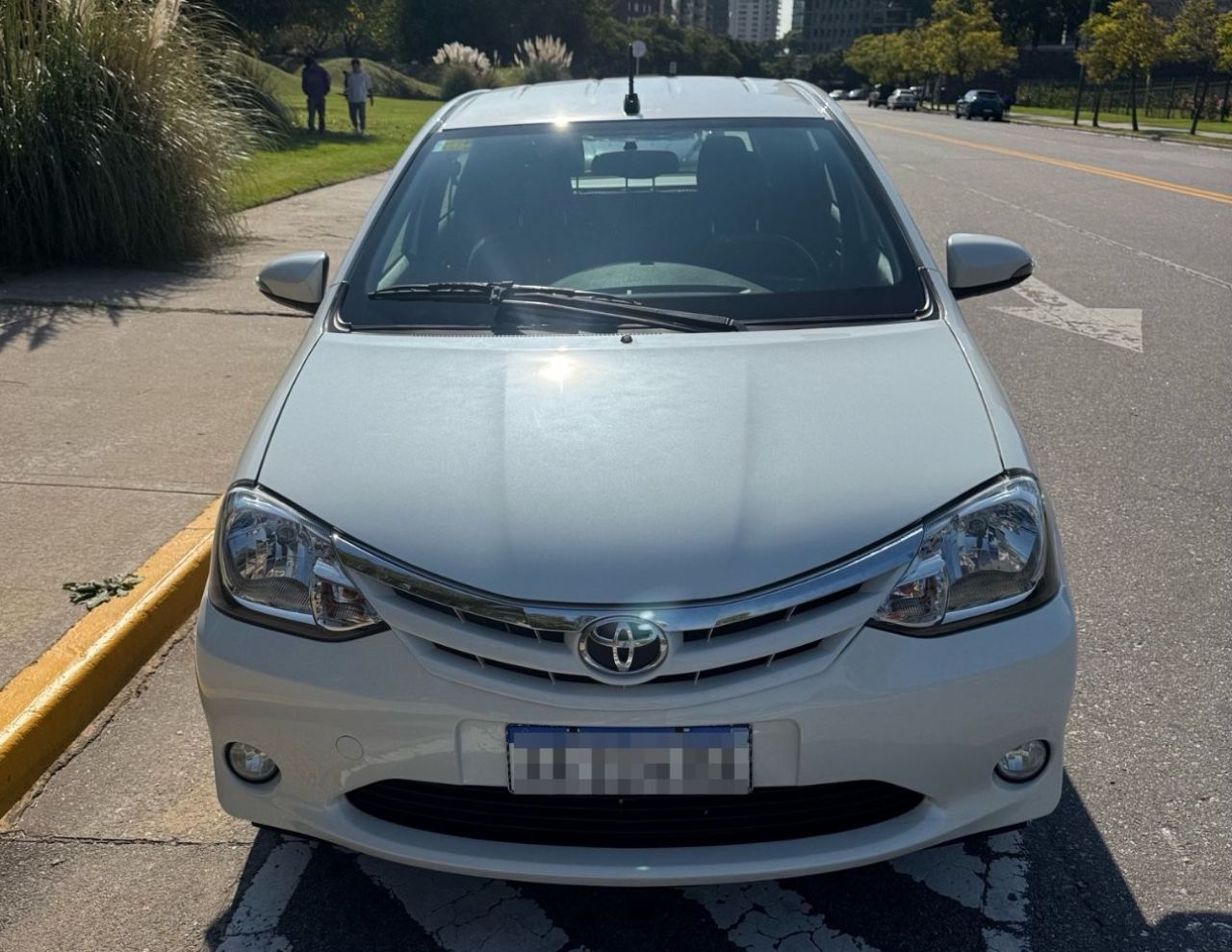 Toyota Etios Usado en Buenos Aires, deRuedas