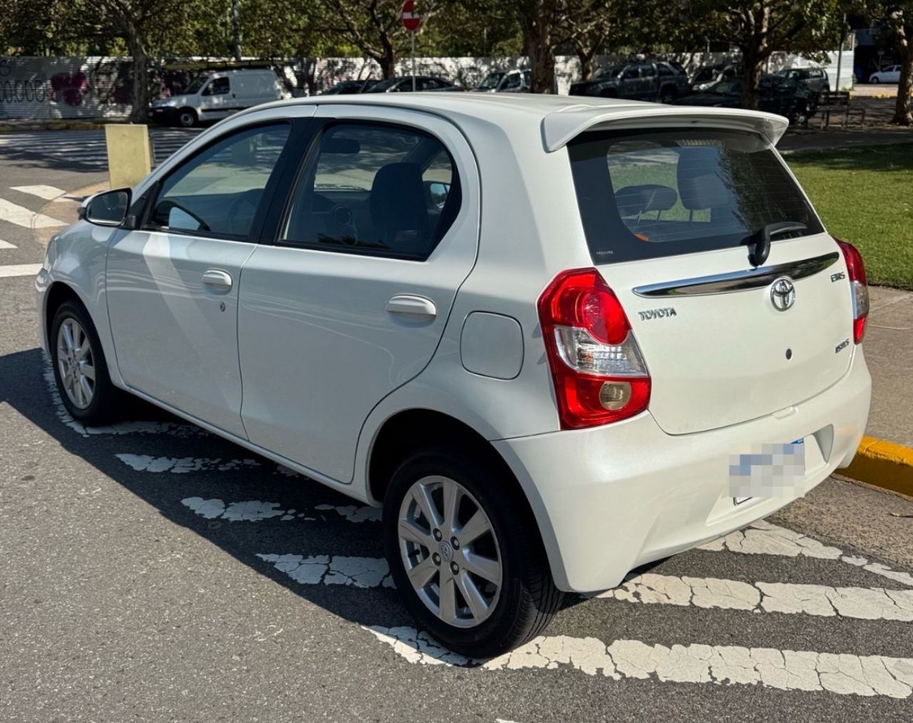 Toyota Etios Usado en Buenos Aires, deRuedas