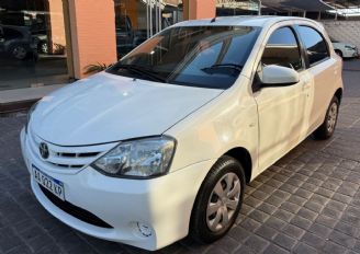 Toyota Etios Usado en Mendoza Financiado