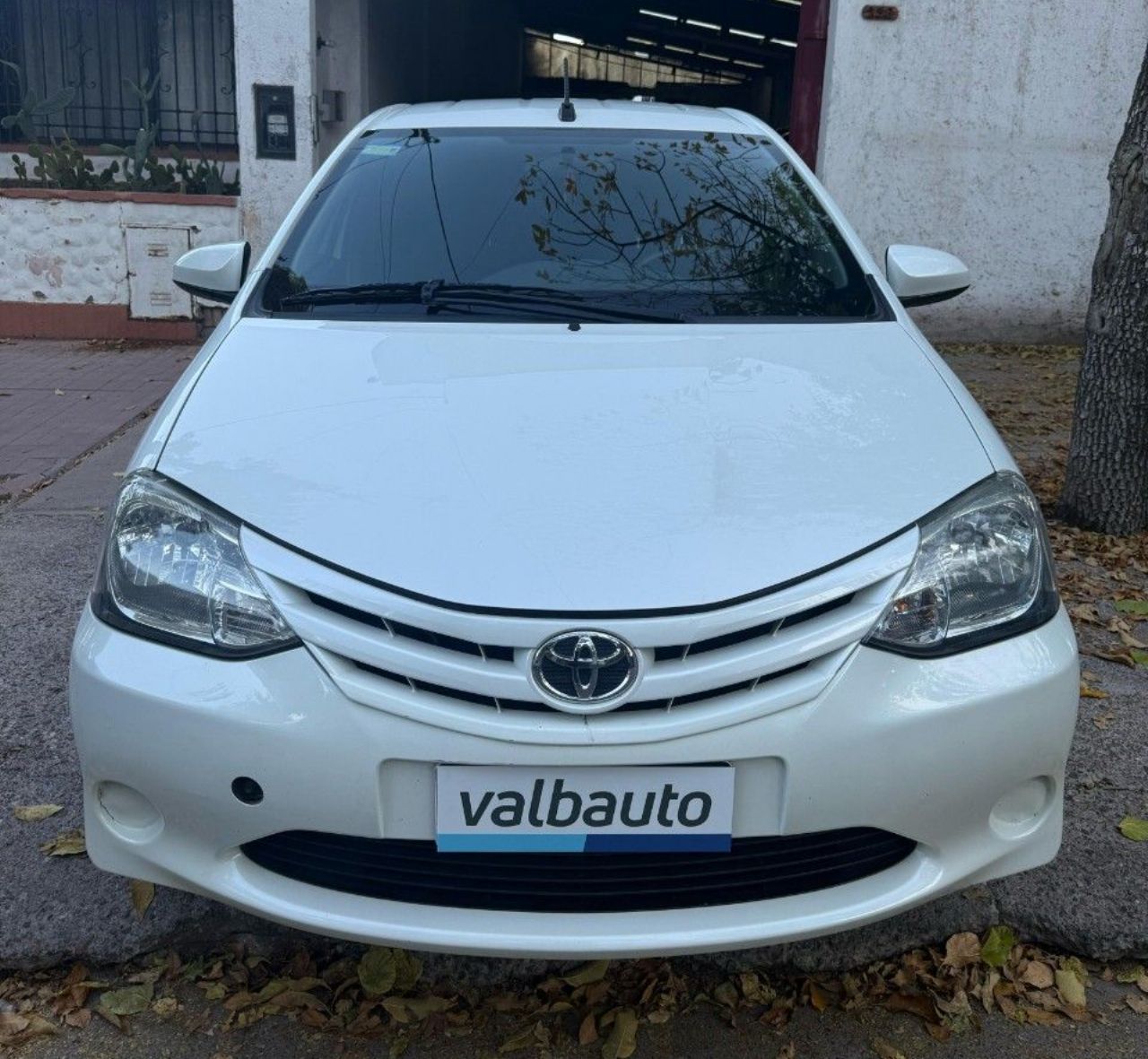 Toyota Etios Usado en Mendoza, deRuedas