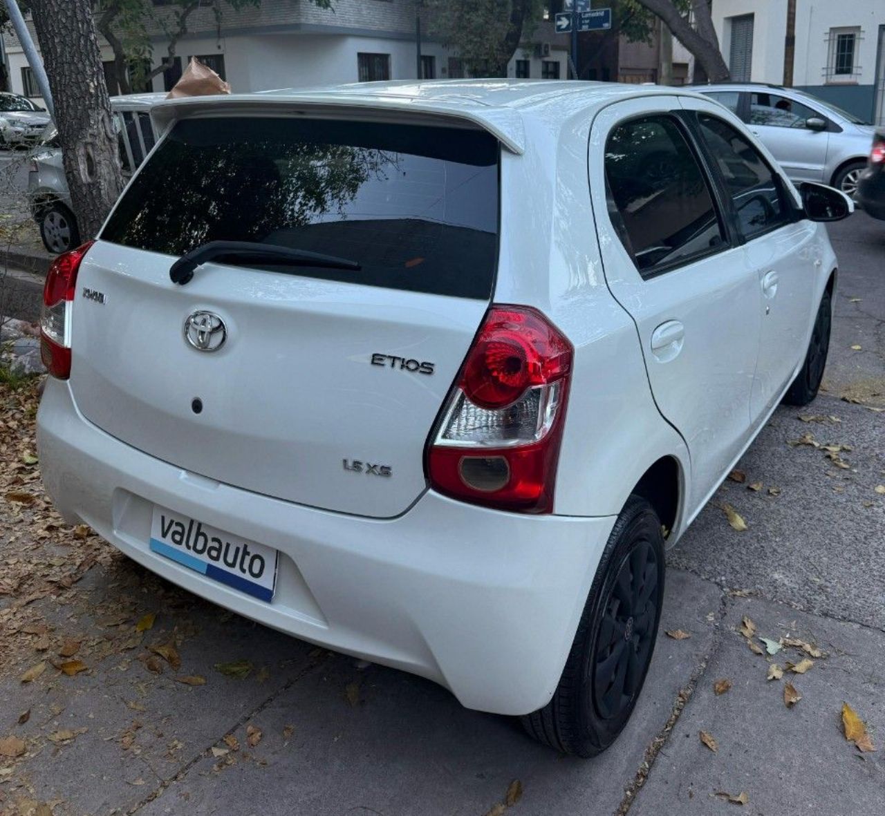 Toyota Etios Usado en Mendoza, deRuedas