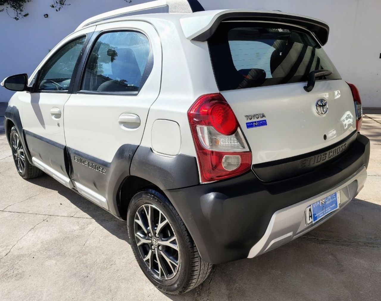 Toyota Etios Usado Financiado en Mendoza, deRuedas