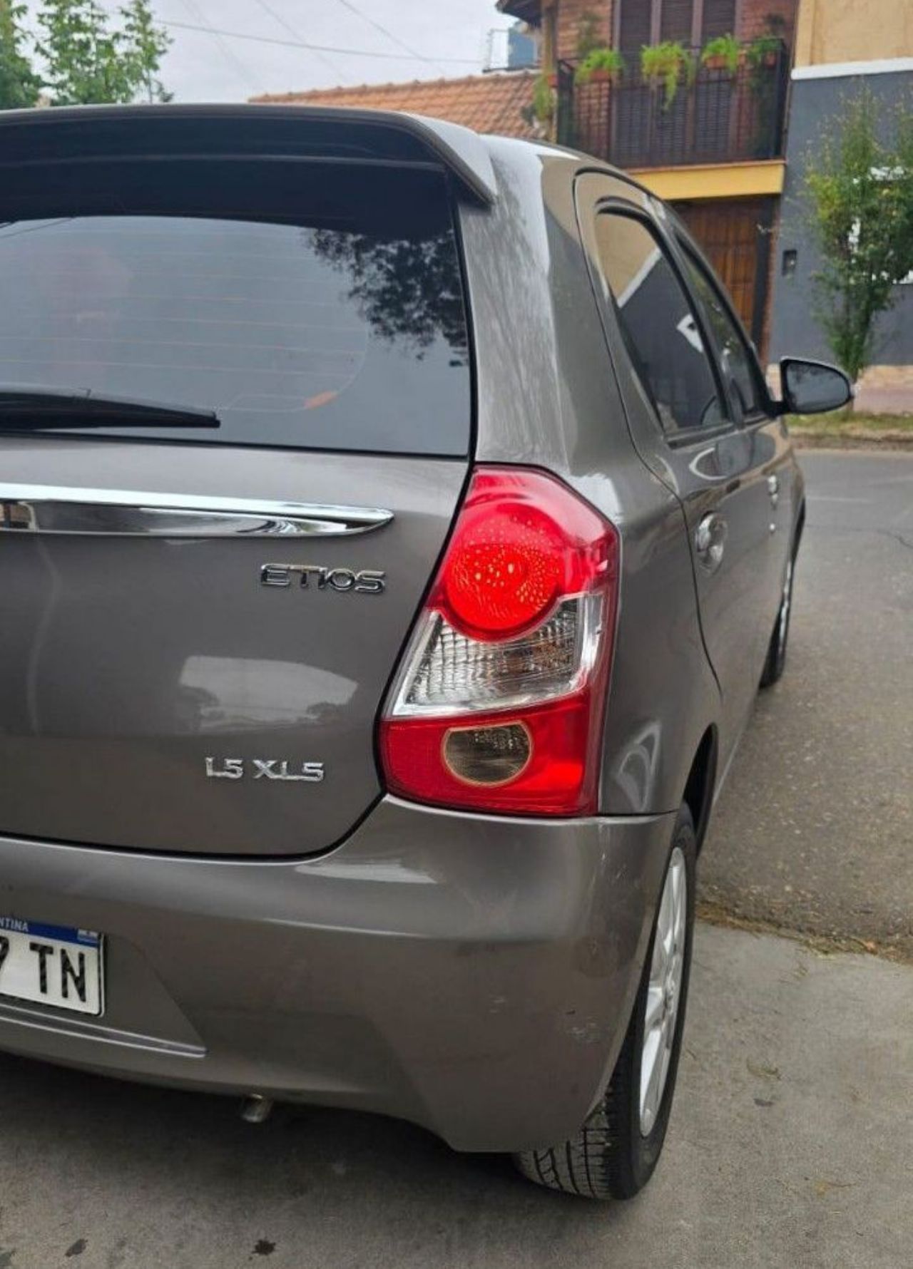 Toyota Etios Usado en Mendoza, deRuedas