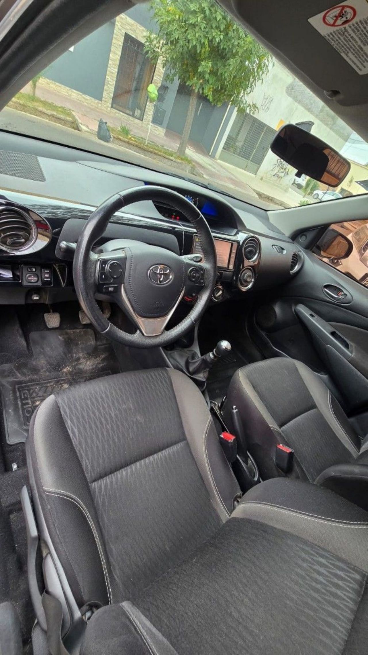 Toyota Etios Usado en Mendoza, deRuedas
