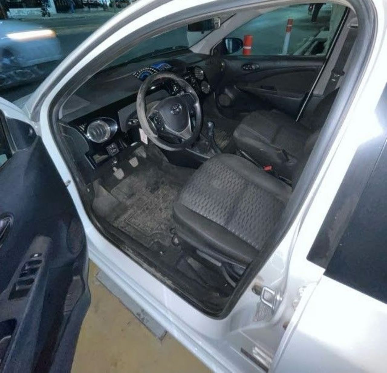Toyota Etios Usado Financiado en San Juan, deRuedas