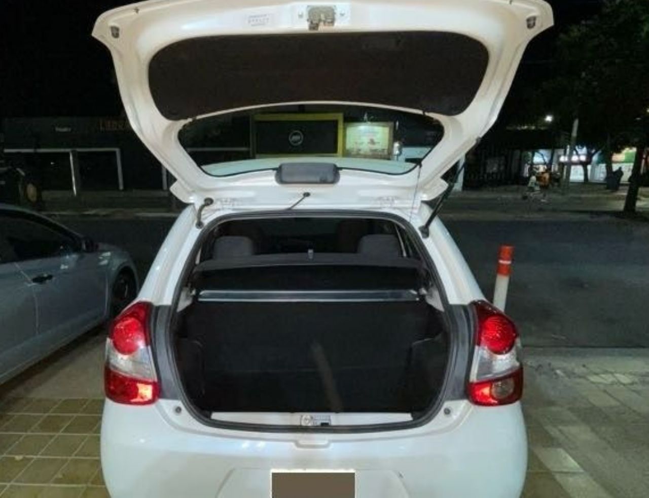 Toyota Etios Usado Financiado en San Juan, deRuedas
