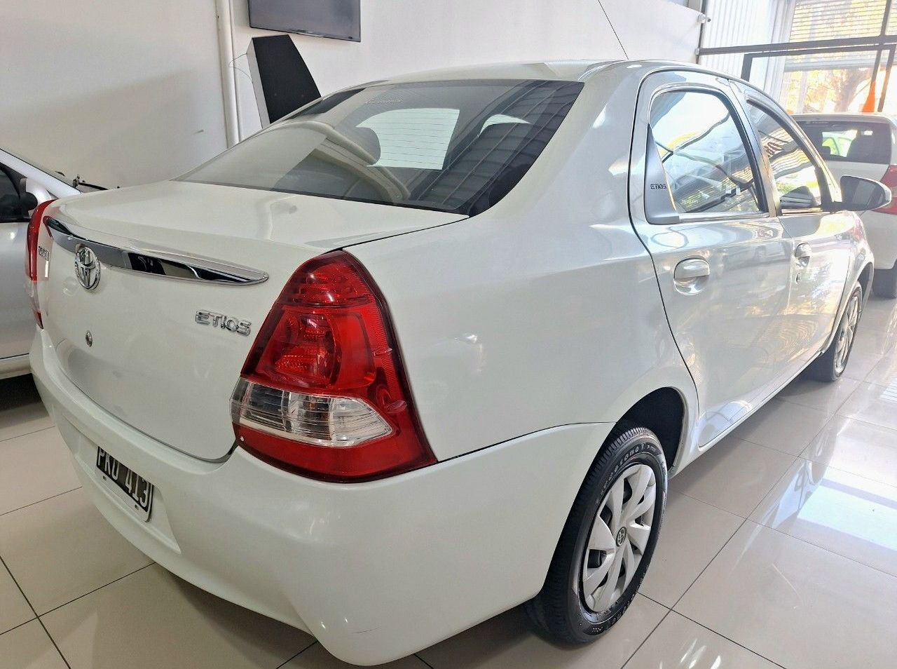 Toyota Etios Usado Financiado en Mendoza, deRuedas