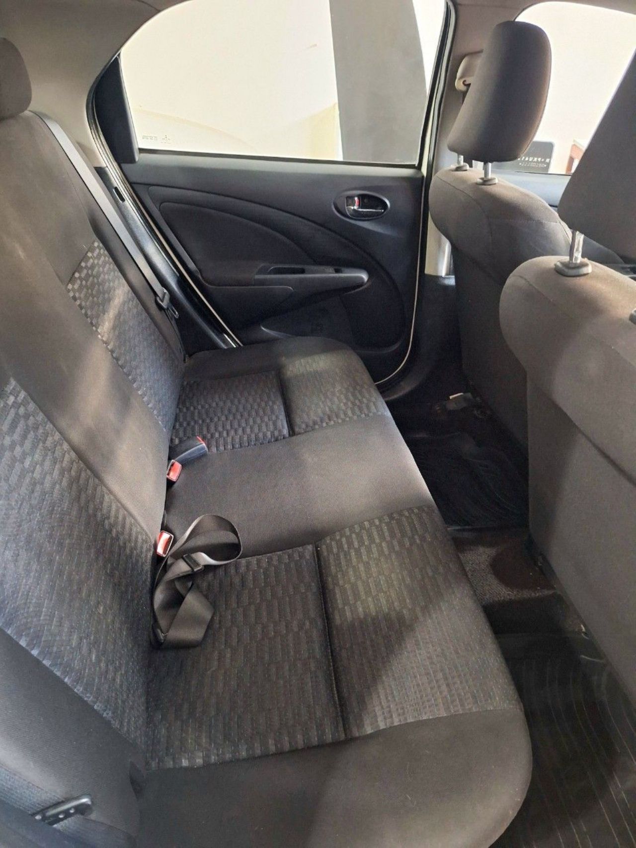 Toyota Etios Usado Financiado en Mendoza, deRuedas