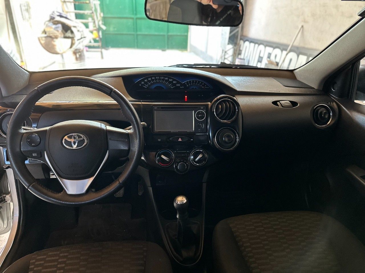 Toyota Etios Usado en Mendoza, deRuedas