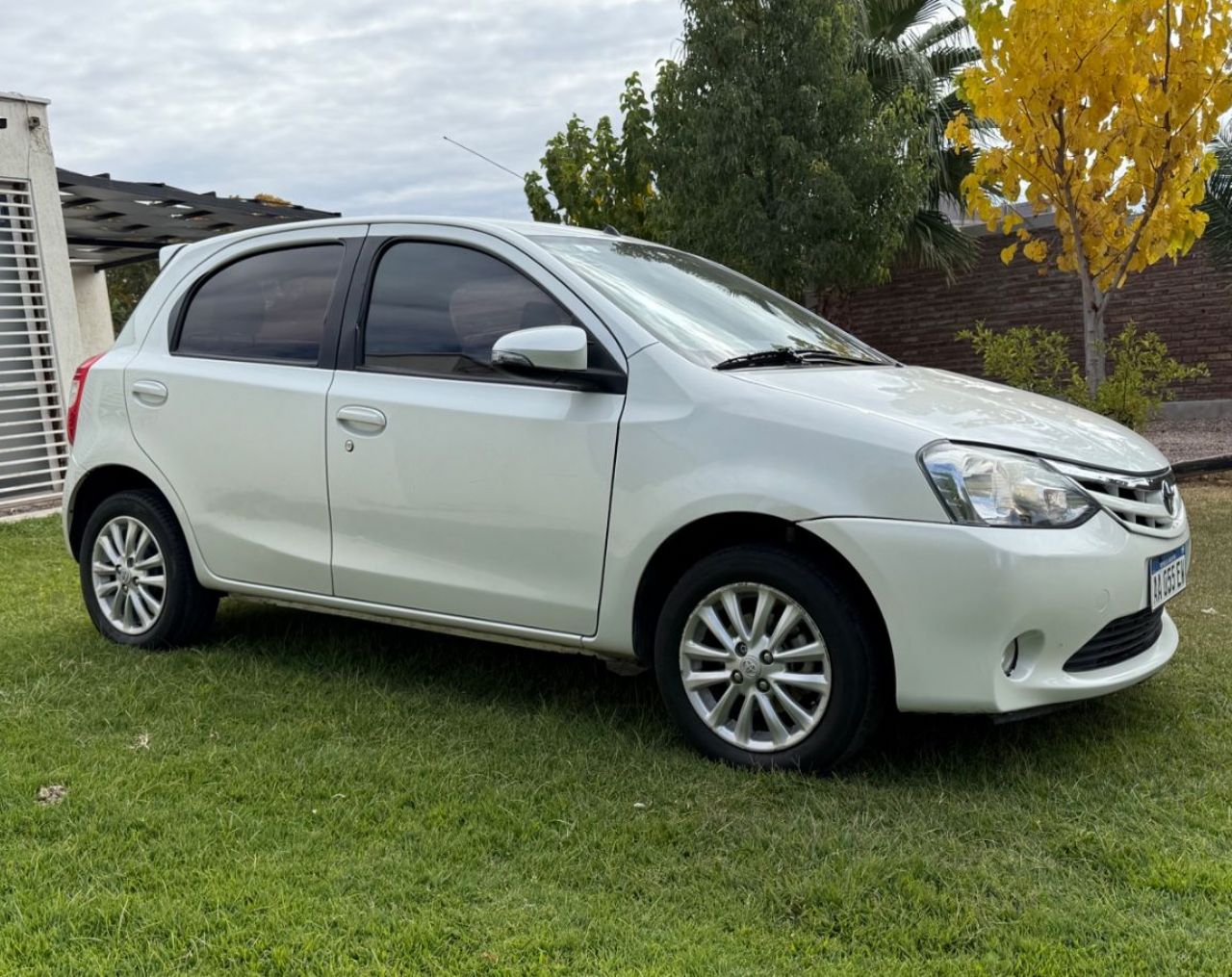 Toyota Etios Usado en Mendoza, deRuedas