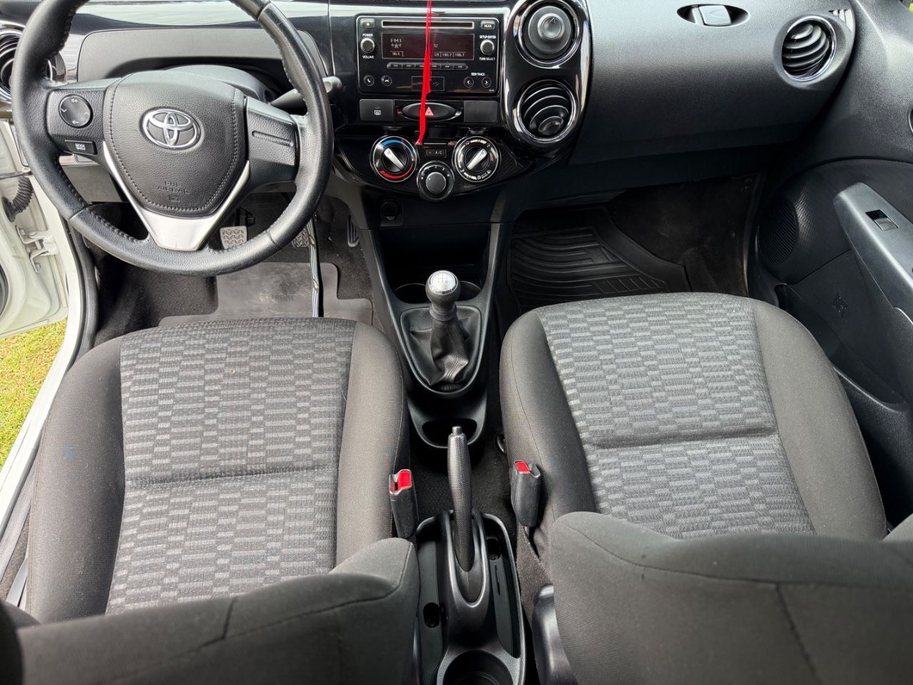 Toyota Etios Usado en Mendoza, deRuedas