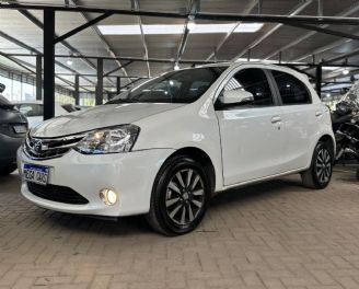 Toyota Etios Usado en Córdoba Financiado