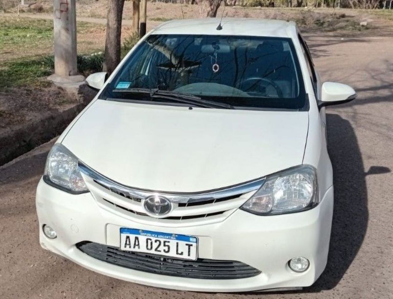 Toyota Etios Usado en Mendoza, deRuedas