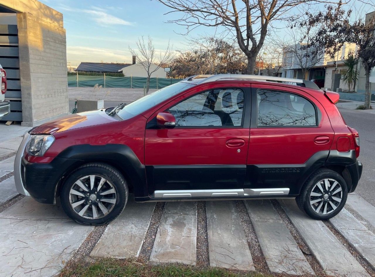 Toyota Etios Usado en Mendoza, deRuedas