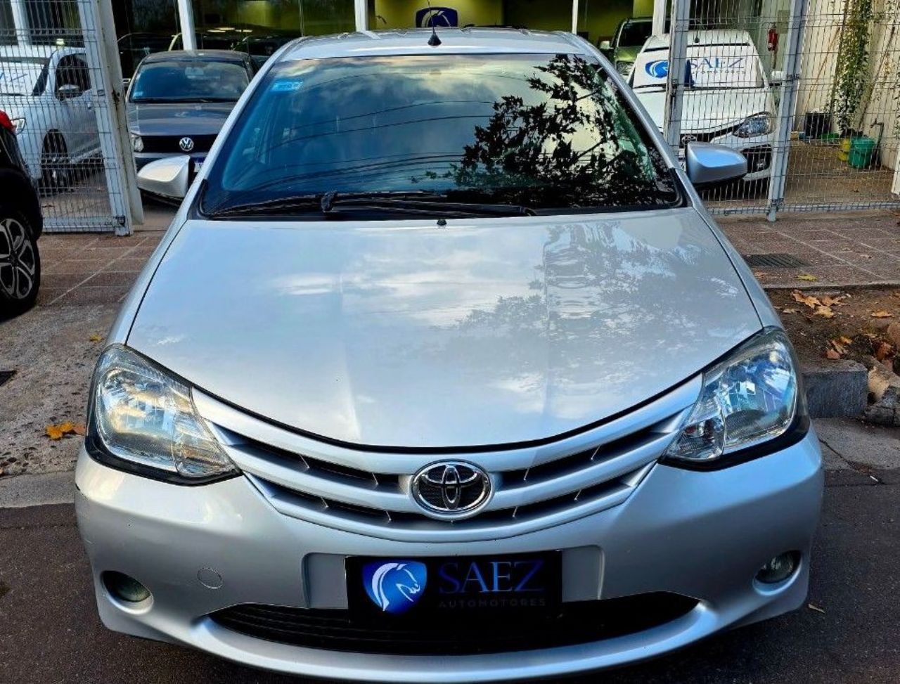 Toyota Etios Usado Financiado en Mendoza, deRuedas