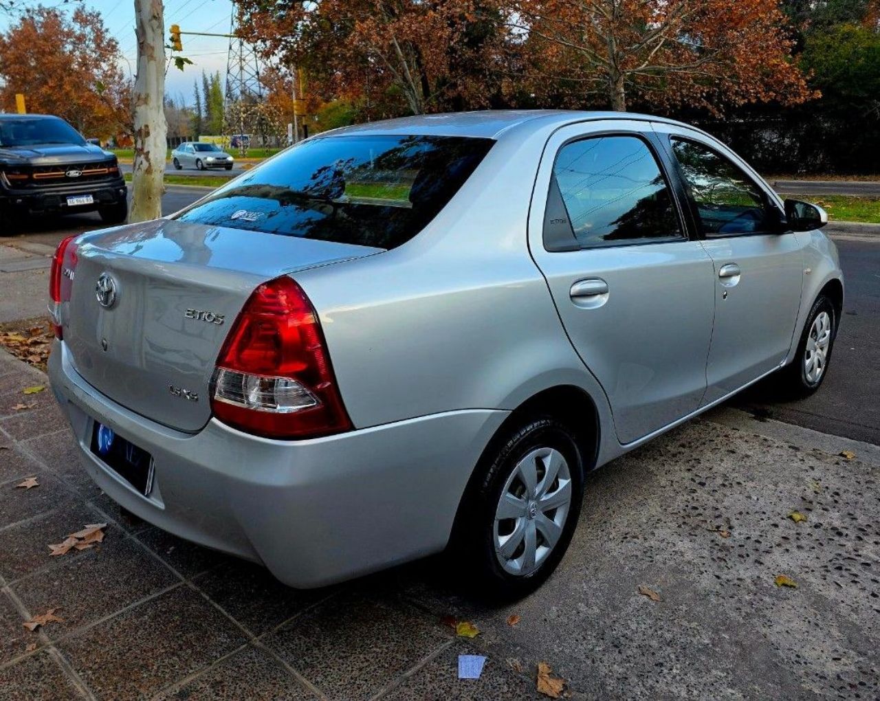 Toyota Etios Usado Financiado en Mendoza, deRuedas