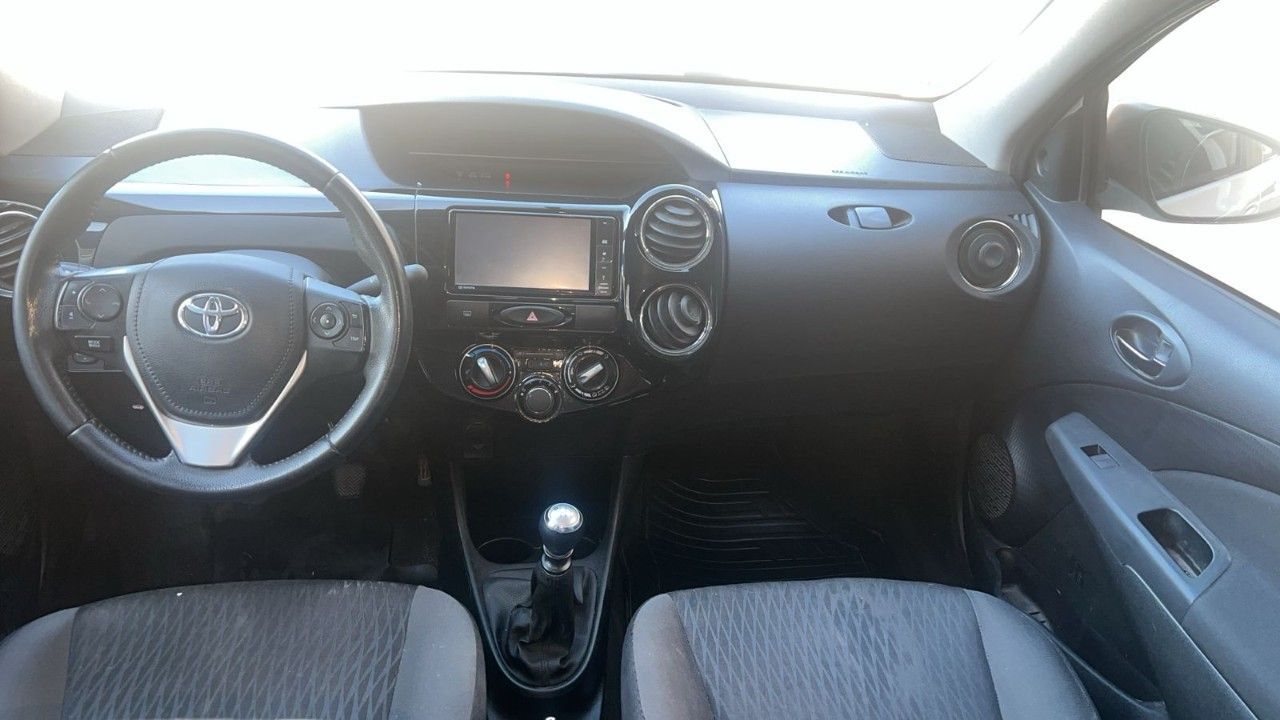 Toyota Etios Usado en Mendoza, deRuedas