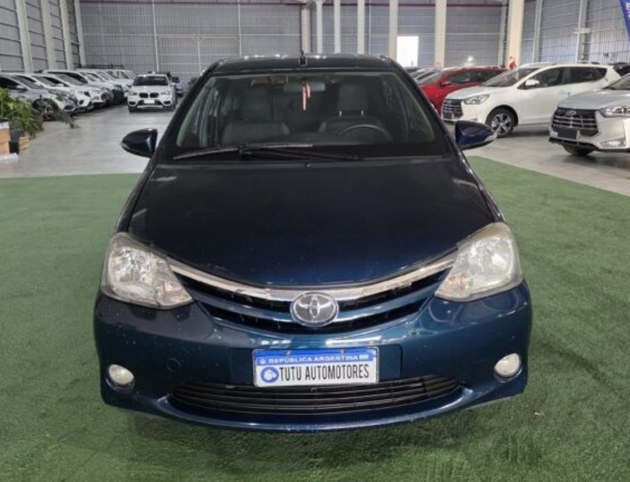 Toyota Etios Usado Financiado en Córdoba, deRuedas