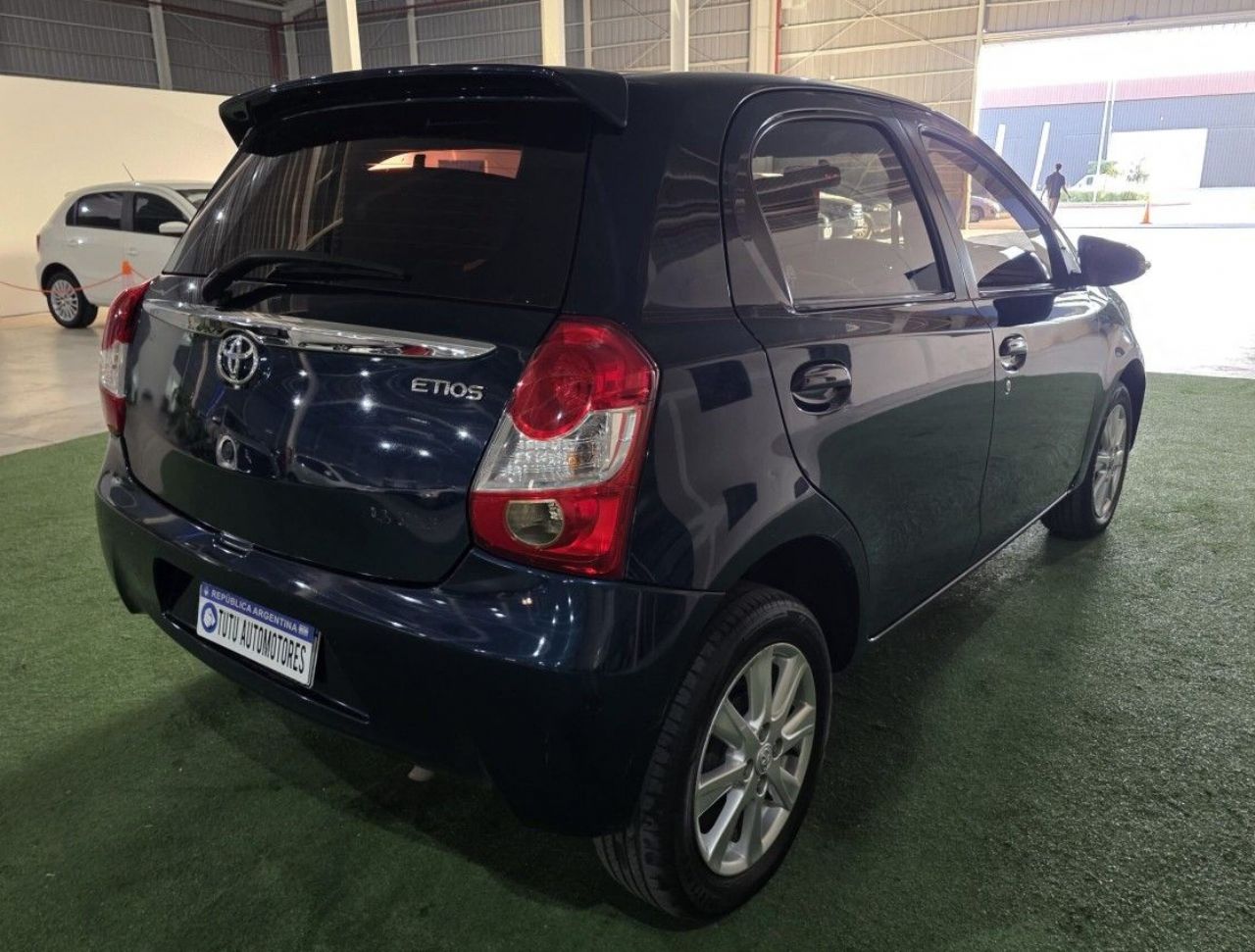 Toyota Etios Usado Financiado en Córdoba, deRuedas