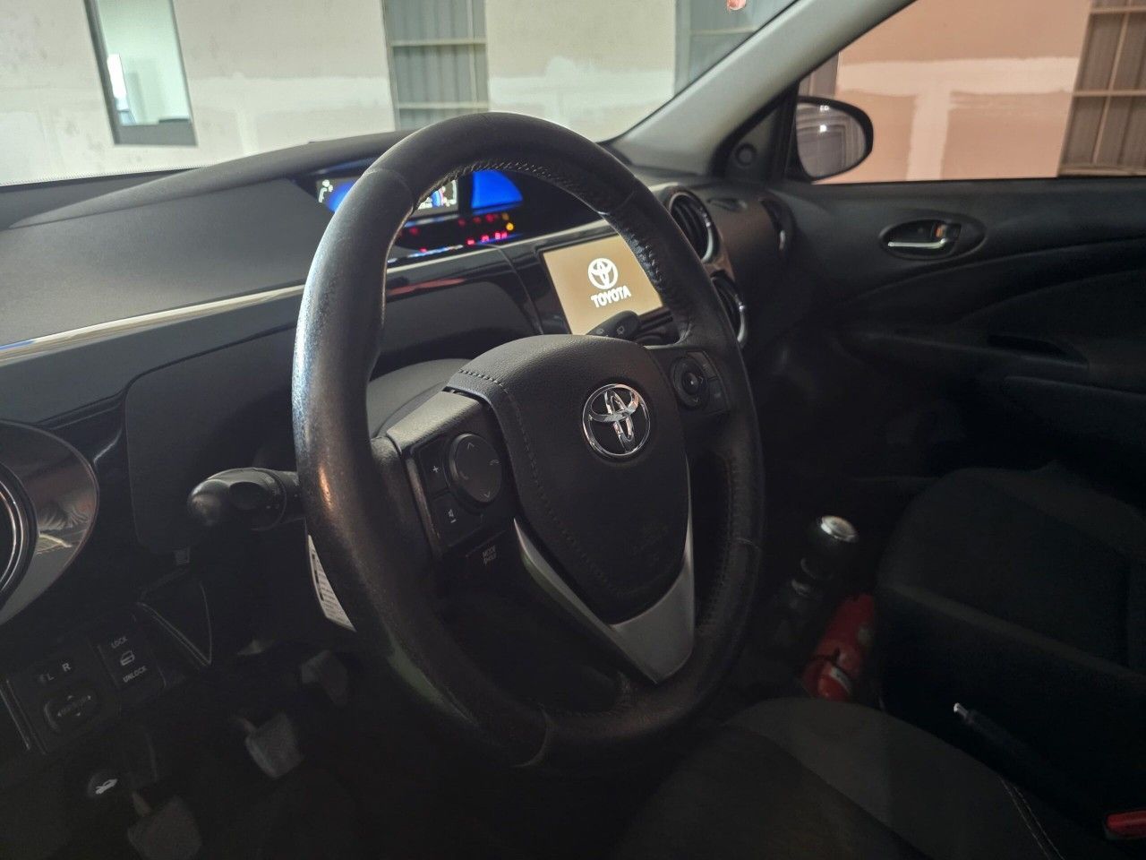 Toyota Etios Usado Financiado en Córdoba, deRuedas