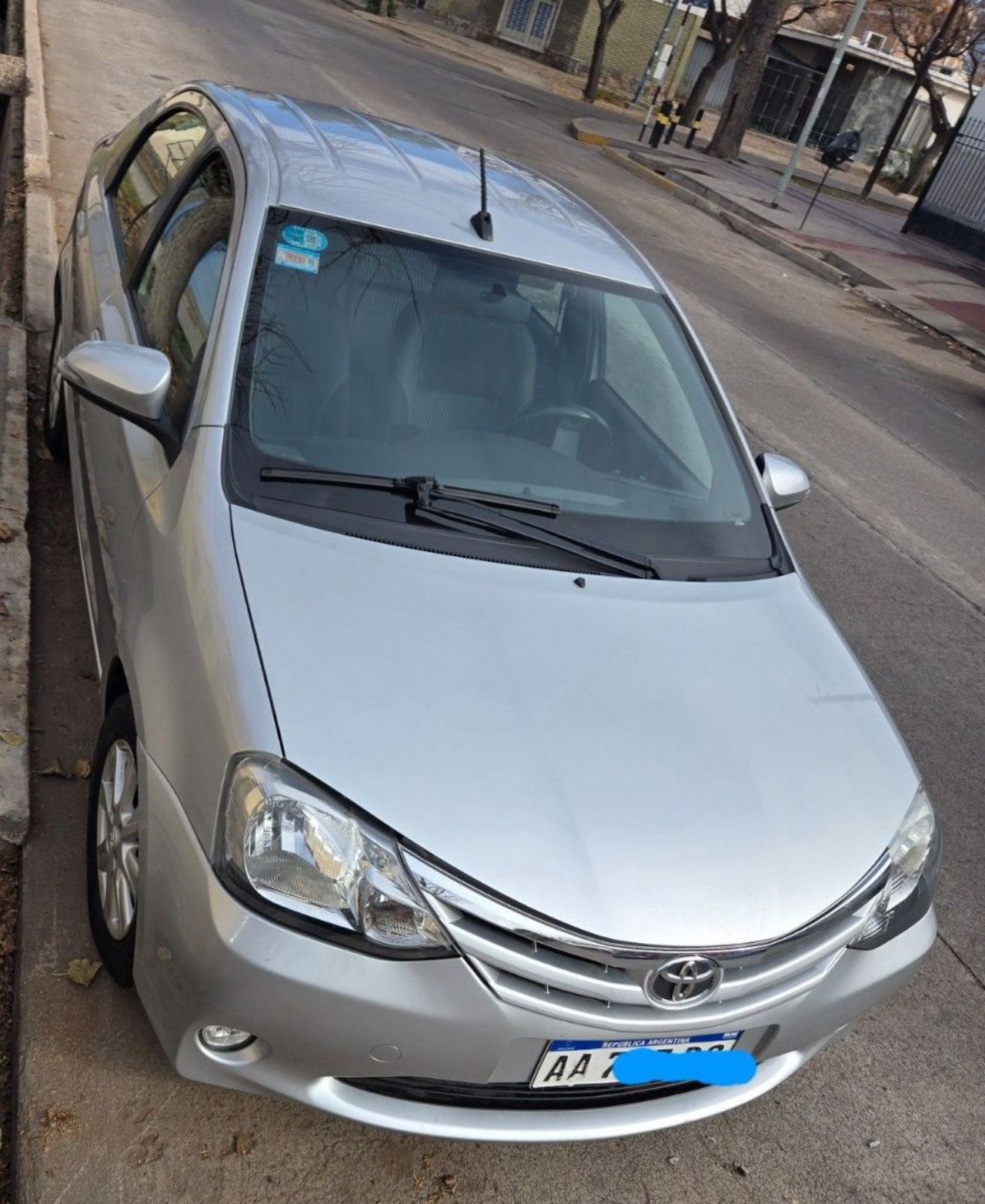 Toyota Etios Usado en Mendoza, deRuedas