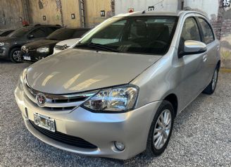 Toyota Etios Usado en Córdoba Financiado