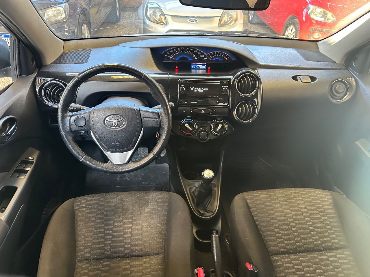 Toyota Etios Usado Financiado en Córdoba, deRuedas