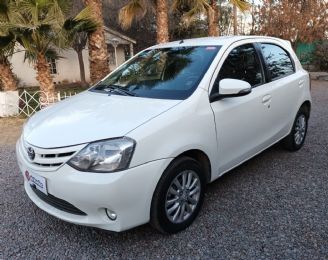 Toyota Etios Usado en Mendoza