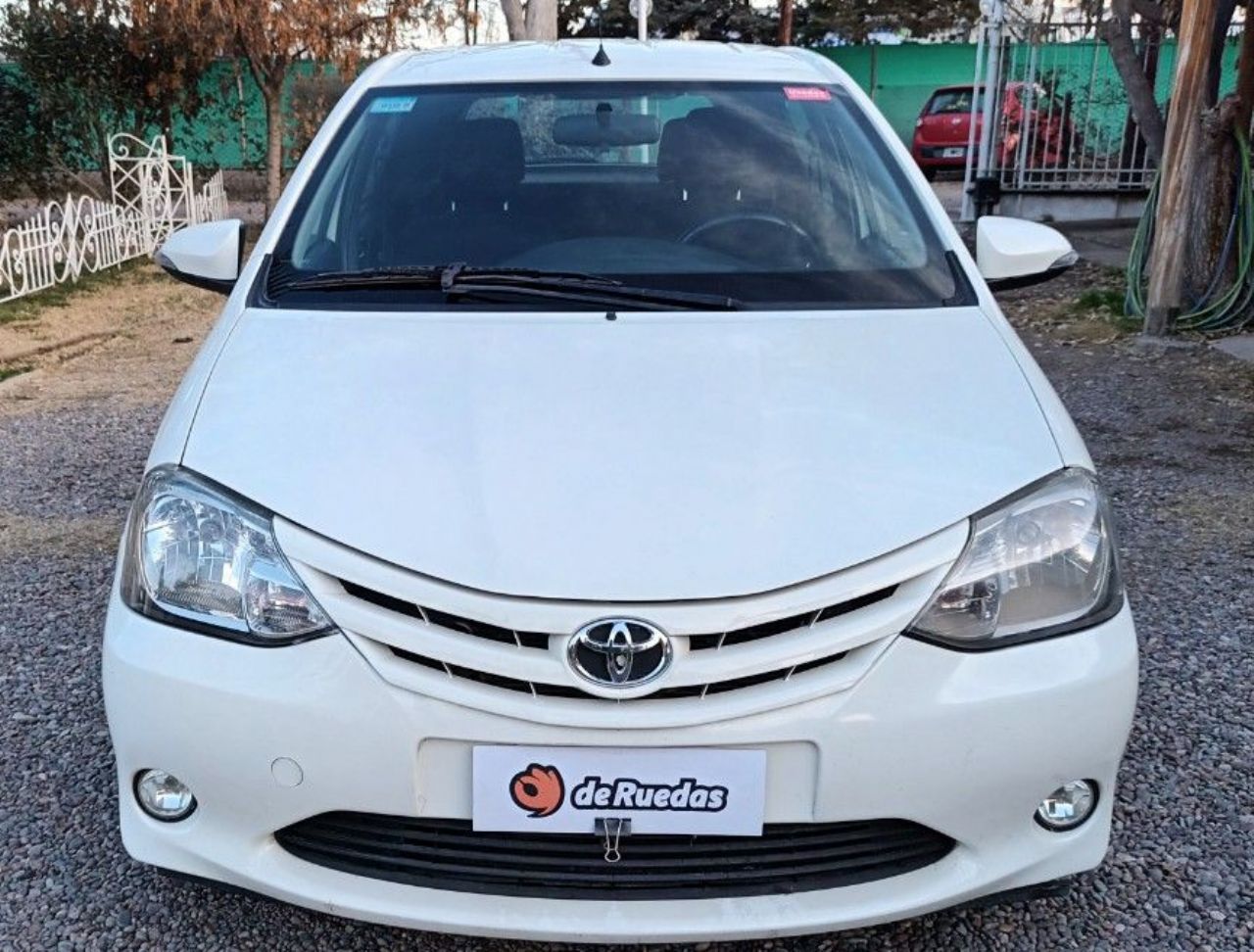 Toyota Etios Usado en Mendoza, deRuedas