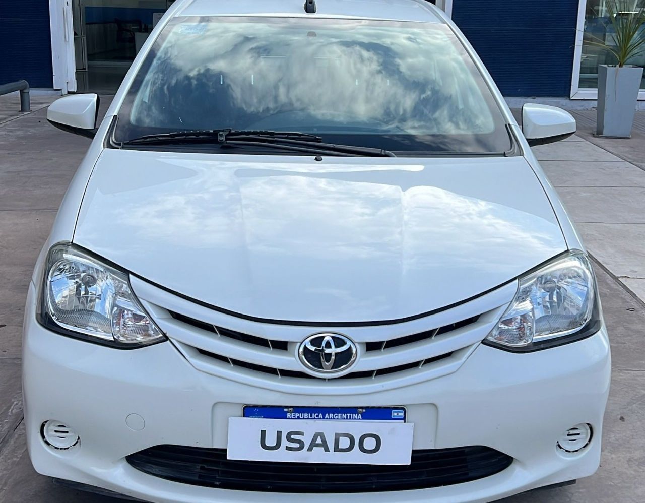 Toyota Etios Usado en Mendoza, deRuedas