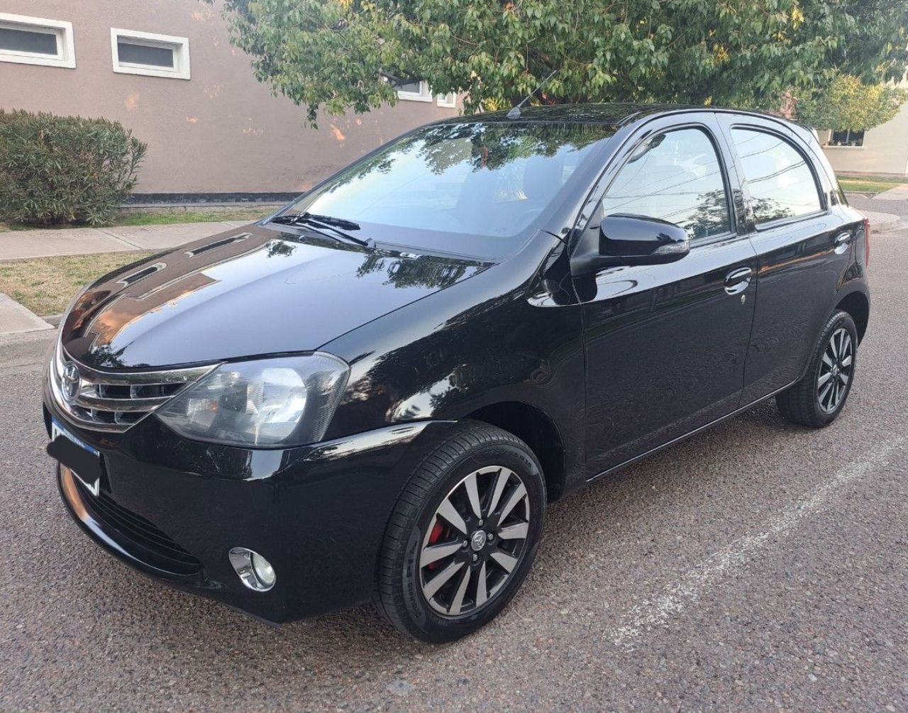 Toyota Etios Usado en Mendoza, deRuedas