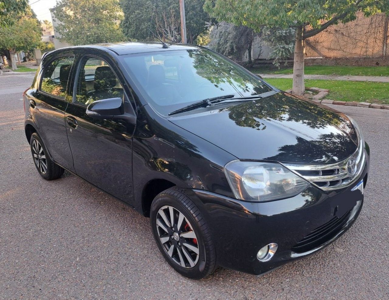 Toyota Etios Usado en Mendoza, deRuedas
