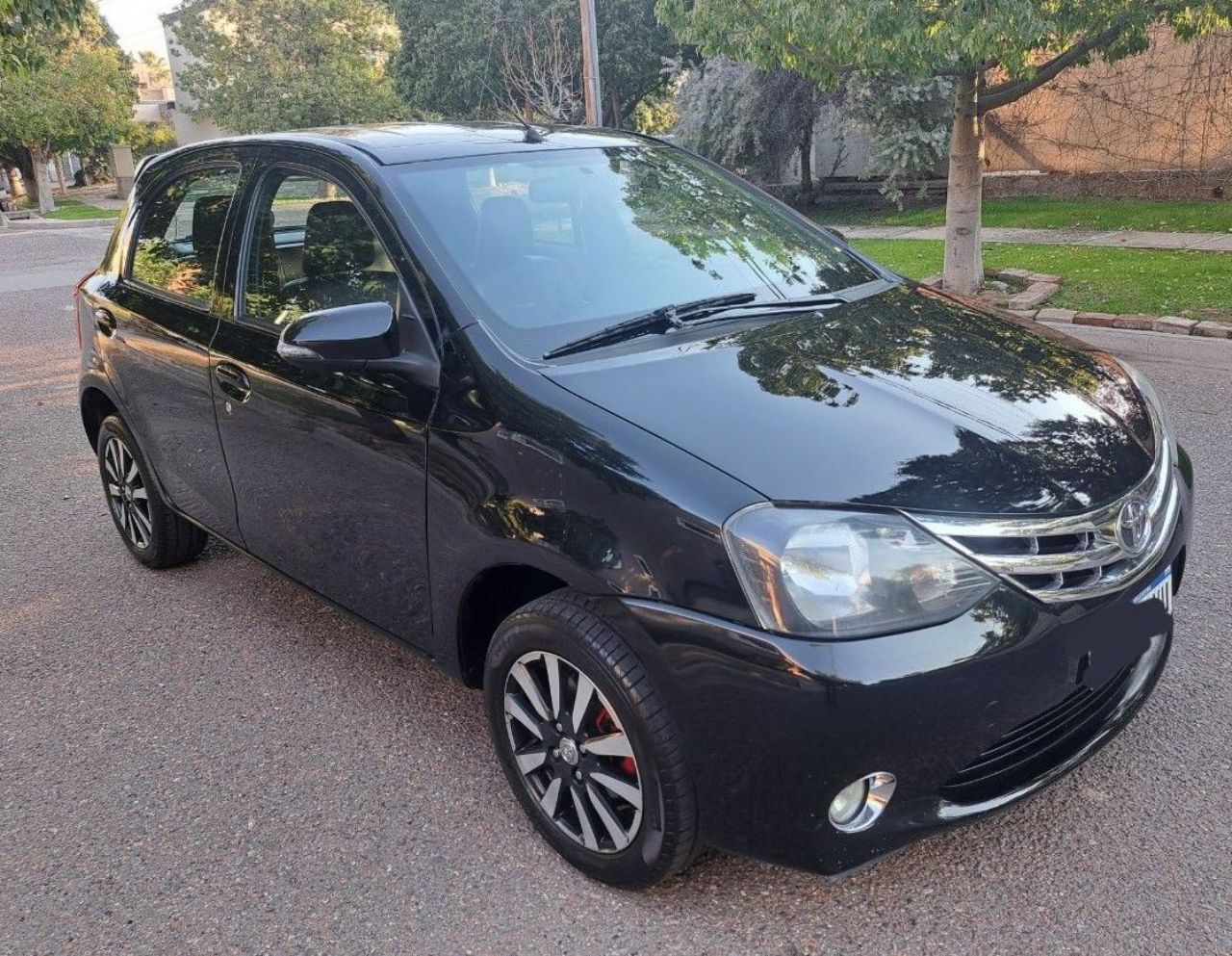 Toyota Etios Usado en Mendoza, deRuedas