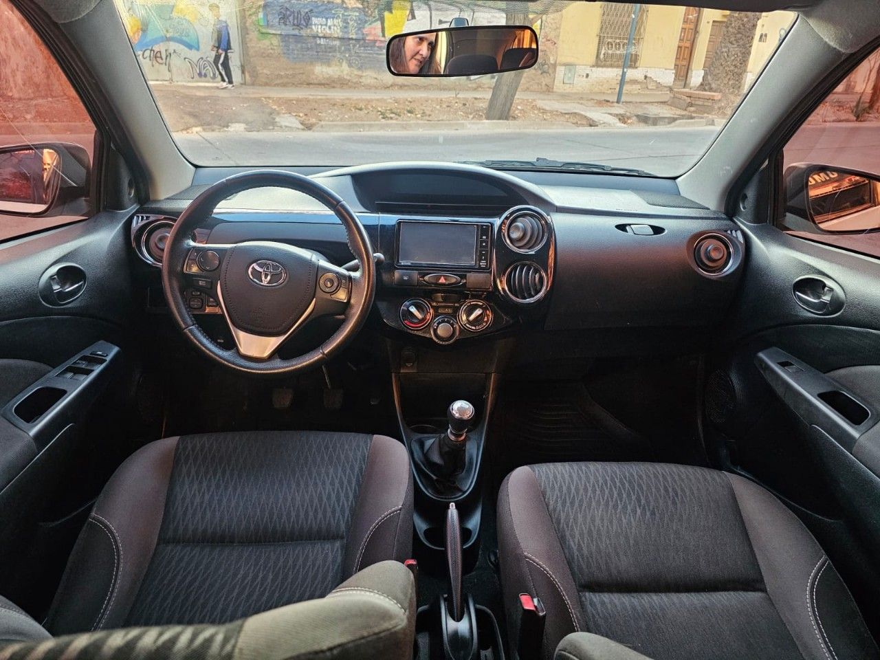 Toyota Etios Usado Financiado en Mendoza, deRuedas
