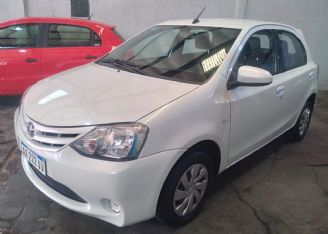 Toyota Etios Usado en Mendoza Financiado