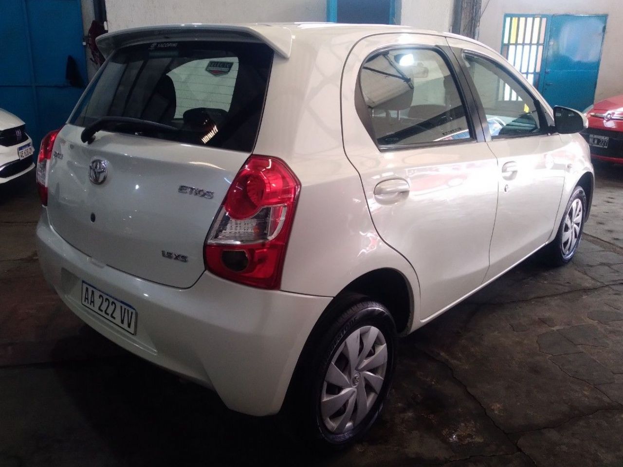 Toyota Etios Usado Financiado en Mendoza, deRuedas