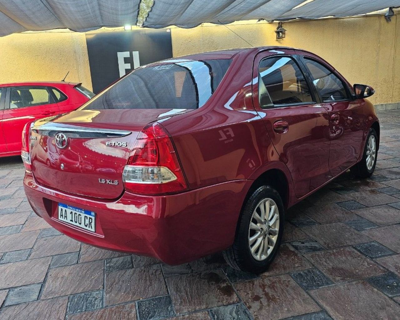 Toyota Etios Usado en Mendoza, deRuedas