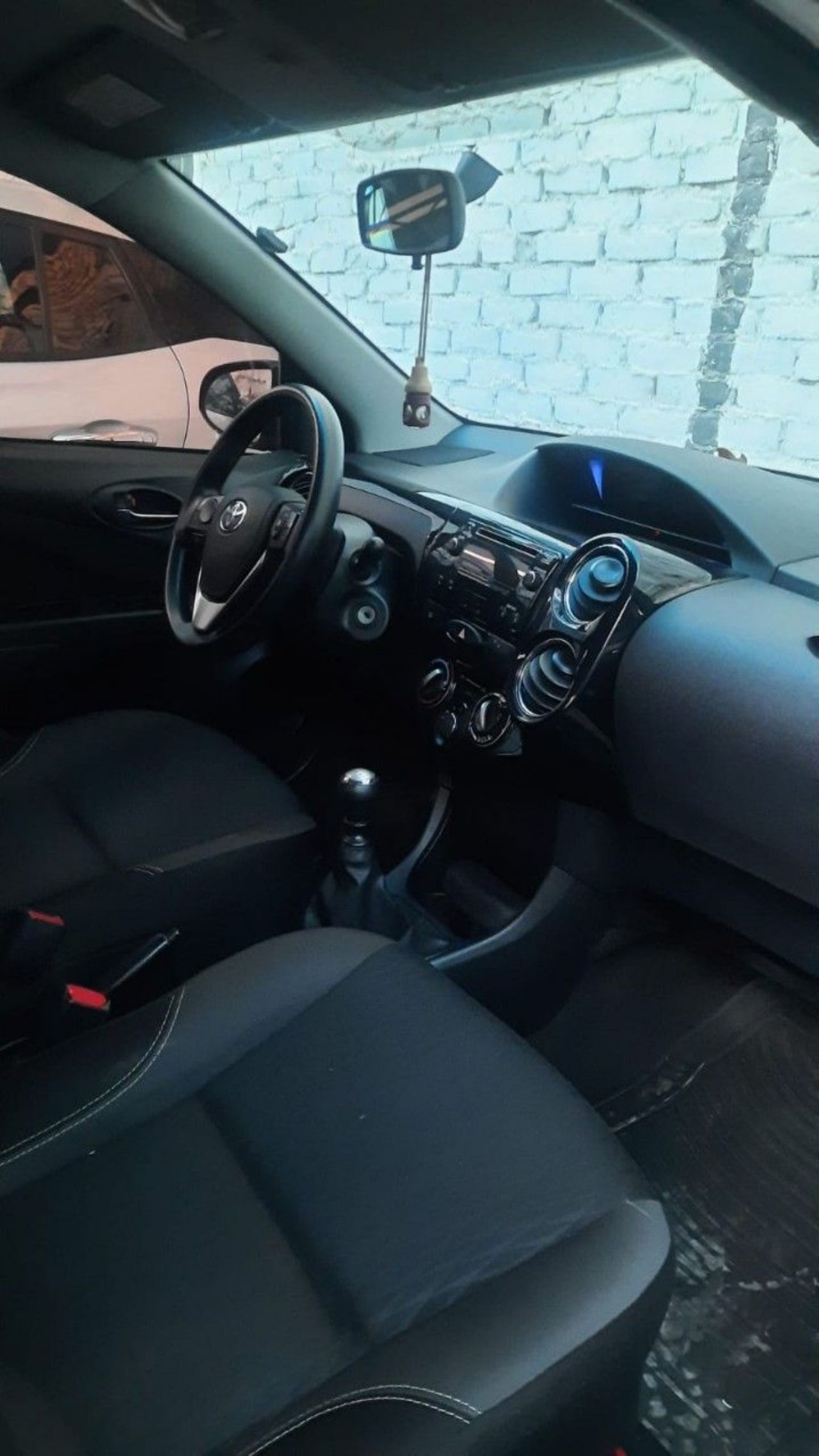 Toyota Etios Usado en Mendoza, deRuedas