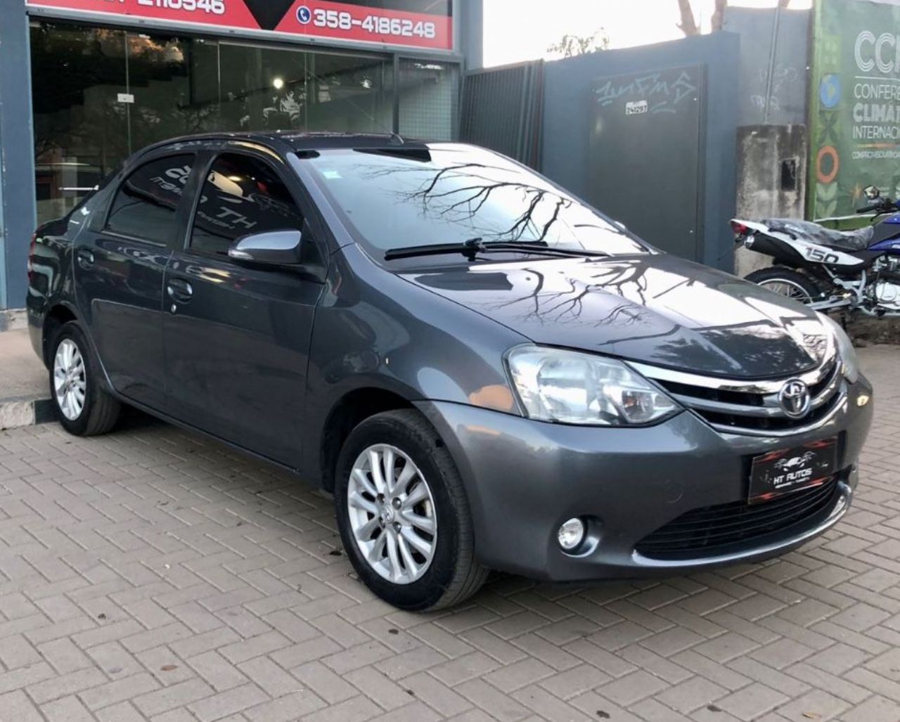 Toyota Etios Usado Financiado en Córdoba, deRuedas