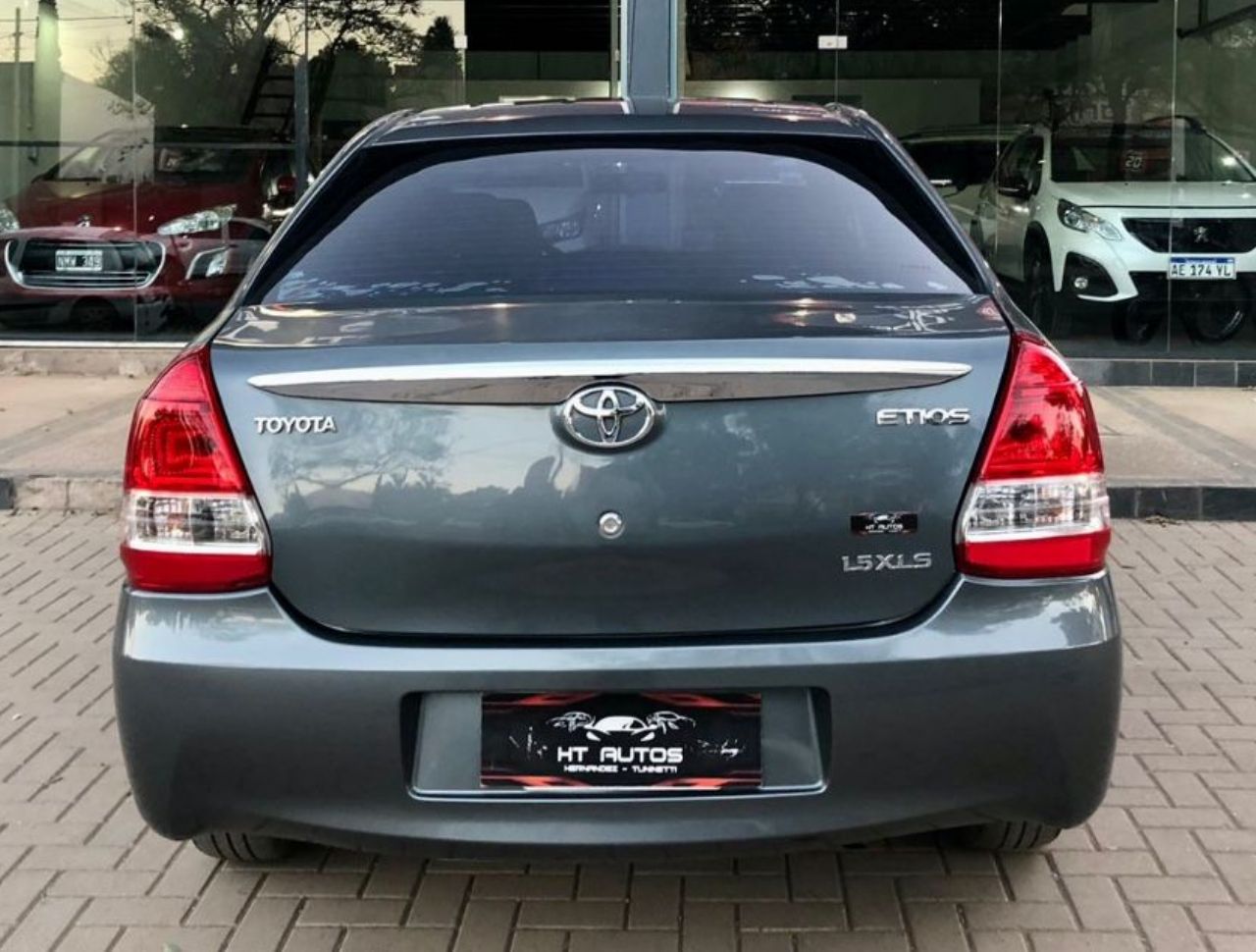 Toyota Etios Usado Financiado en Córdoba, deRuedas