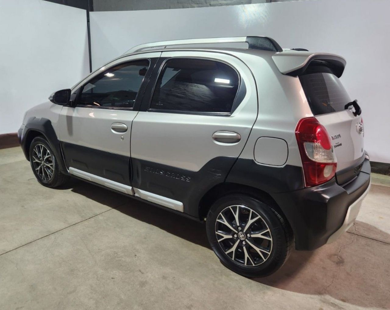 Toyota Etios Usado en Mendoza, deRuedas
