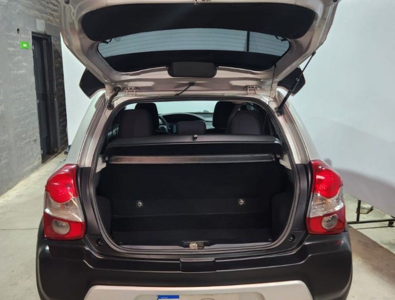 Toyota Etios Usado en Mendoza, deRuedas