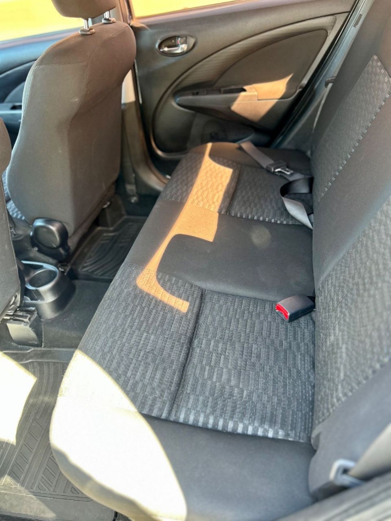 Toyota Etios Usado en Mendoza, deRuedas